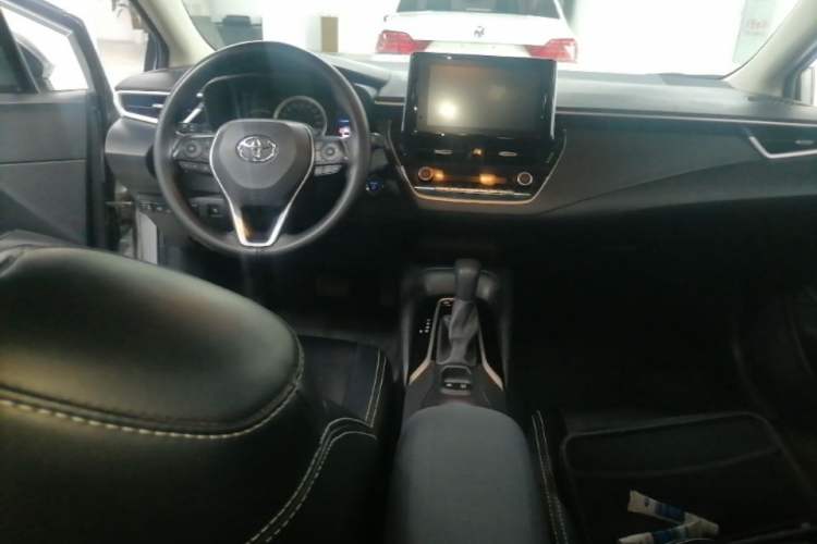 Used Toyota Corolla 2021 Dual-Motor 1.8L E-CVT Elite Edition Center Console