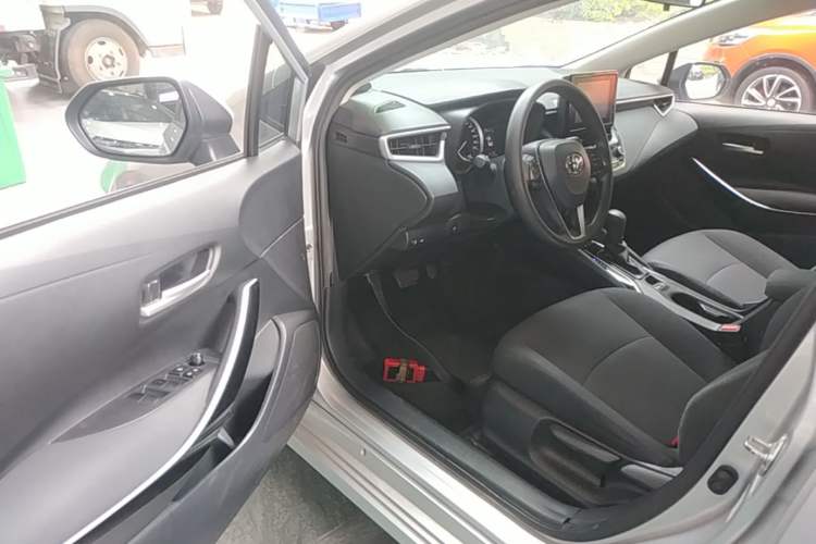 Used Toyota Corolla 2021 Dual-Engine 1.8L E-CVT Pioneer Edition Driver Seat