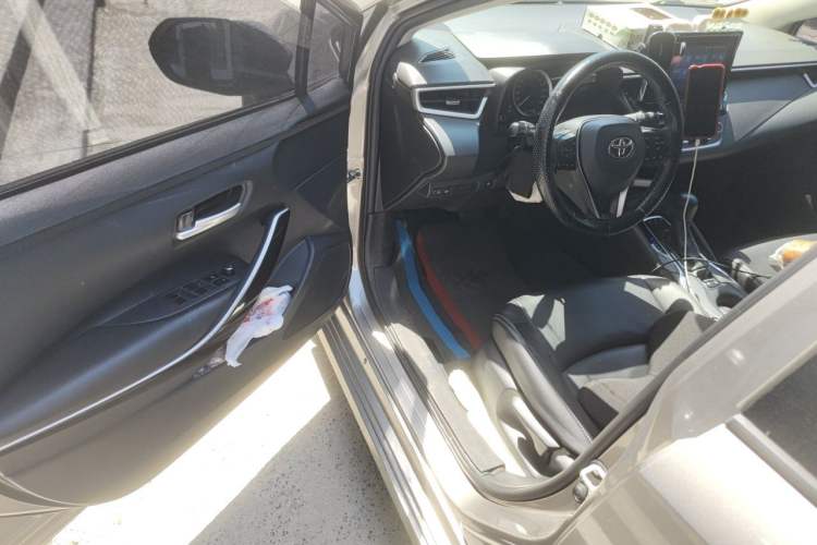 Used Toyota Corolla 2021 Dual-Motor 1.8L E-CVT Elite Edition Driver Seat