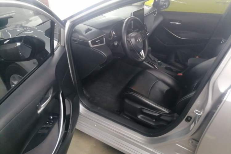 Used Toyota Corolla 2021 Dual-Motor 1.8L E-CVT Elite Edition Driver Seat