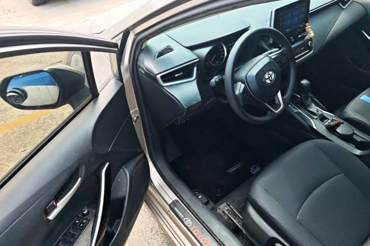 Used Toyota Corolla 2021 Dual-Motor 1.8L E-CVT Elite Edition Driver Seat