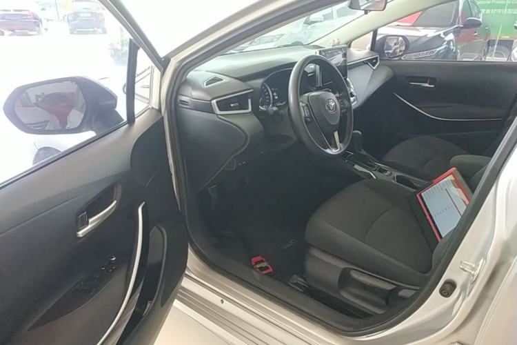 Used Toyota Corolla 2021 Dual-Motor 1.8L E-CVT Elite Edition Driver Seat