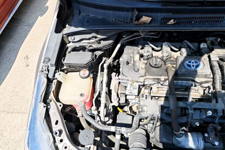 Used Toyota Corolla 2021 Dual-Motor 1.8L E-CVT Elite Edition Engine Bay Right