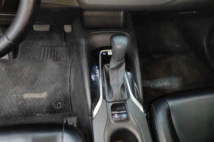 Used Toyota Corolla 2021 Dual-Motor 1.8L E-CVT Elite Edition Gear Lever