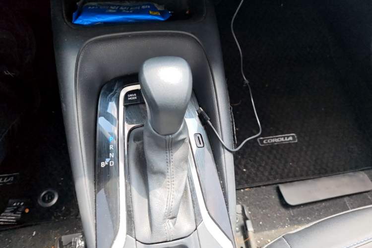Used Toyota Corolla 2021 Dual-Motor 1.8L E-CVT Elite Edition Gear Lever
