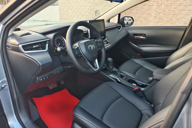 Used Toyota Corolla 2021 Dual-Motor 1.8L E-CVT Elite Edition Interior 1