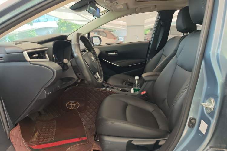Used Toyota Corolla 2021 Dual-Motor 1.8L E-CVT Elite Edition Left Front Seat