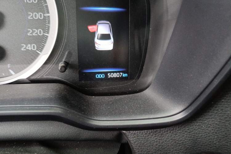 Used Toyota Corolla 2021 Dual-Motor 1.8L E-CVT Elite Edition Odometer Close Up