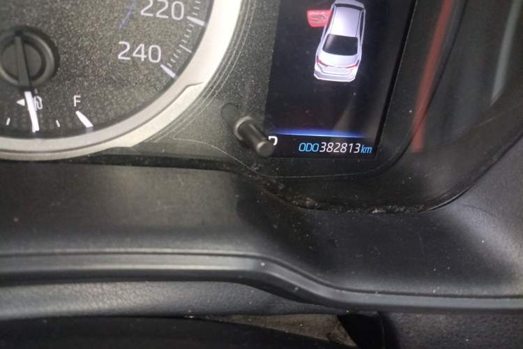 Used Toyota Corolla 2021 Dual-Engine 1.8L E-CVT Pioneer Edition Odometer Close Up