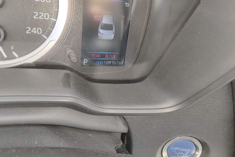 Used Toyota Corolla 2021 Dual-Motor 1.8L E-CVT Elite Edition Odometer Close Up