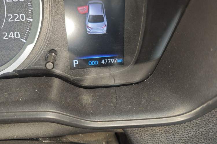 Used Toyota Corolla 2021 1.2T S-CVT Pioneer Edition Odometer Close Up