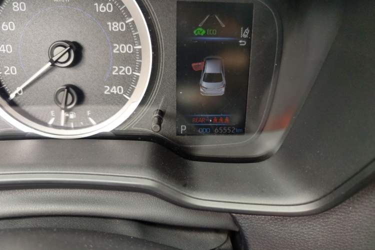 Used Toyota Corolla 2021 Dual-Motor 1.8L E-CVT Elite Edition Odometer Close Up