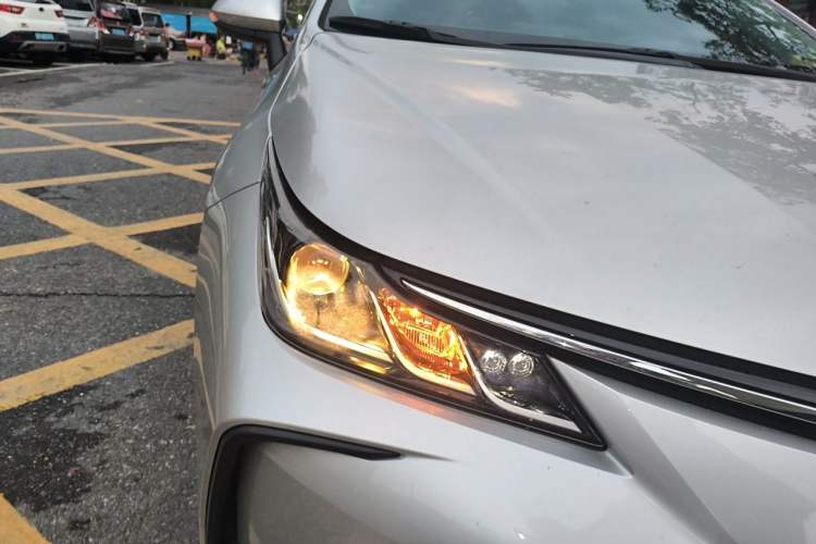 Used Toyota Corolla 2021 Dual-Engine 1.8L E-CVT Pioneer Edition Right Front Headlight