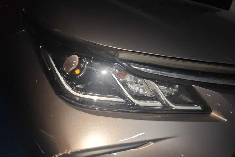 Used Toyota Corolla 2021 1.2T S-CVT Pioneer PLUS Edition Right Front Headlight