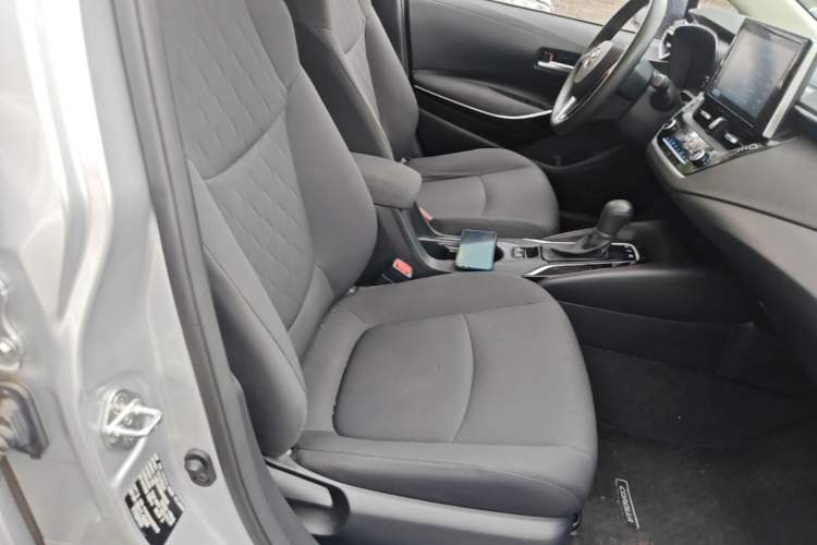 Used Toyota Corolla 2021 Dual-Motor 1.8L E-CVT Elite Edition Right Front Seat