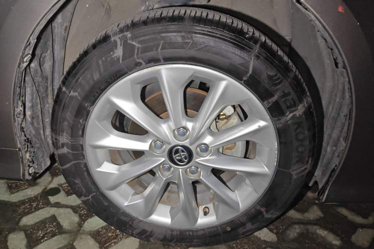 Used Toyota Corolla 2021 1.2T S-CVT Luxury Edition Right Front Wheel Hub
