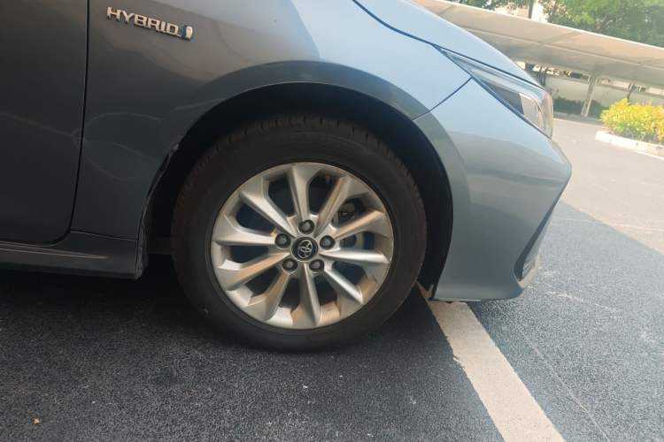 Used Toyota Corolla 2021 Dual-Motor 1.8L E-CVT Elite Edition Right Front Wheel Hub