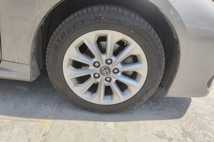 Used Toyota Corolla 2021 Dual-Motor 1.8L E-CVT Elite Edition Right Front Wheel Hub