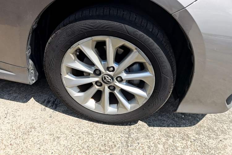 Used Toyota Corolla 2021 Dual-Motor 1.8L E-CVT Elite Edition Right Front Wheel Hub
