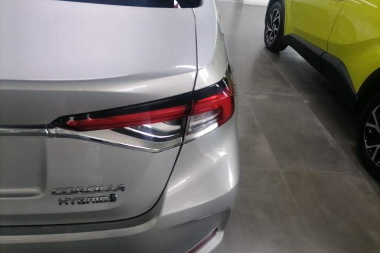 Used Toyota Corolla 2021 Dual-Motor 1.8L E-CVT Elite Edition Right Rear Taillight