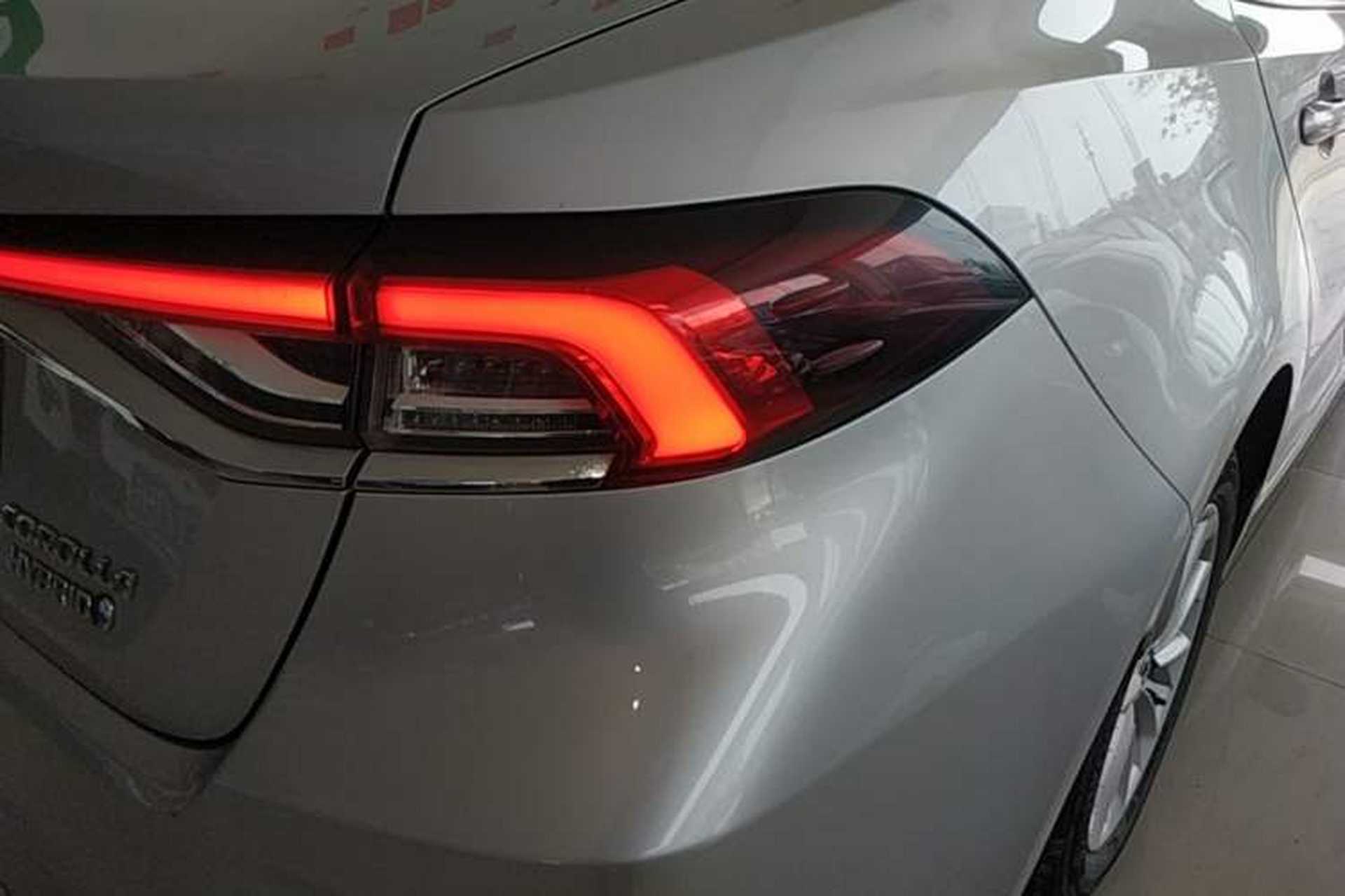 Used Toyota Corolla 2021 Dual-Motor 1.8L E-CVT Elite Edition Right Rear Taillight