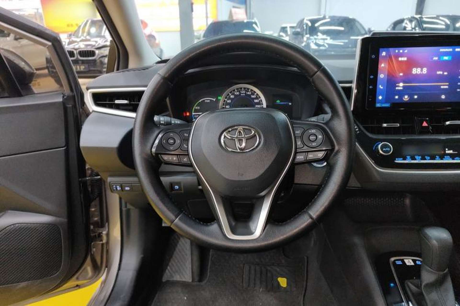 Used Toyota Corolla 2021 Dual-Motor 1.8L E-CVT Elite Edition Steering Wheel