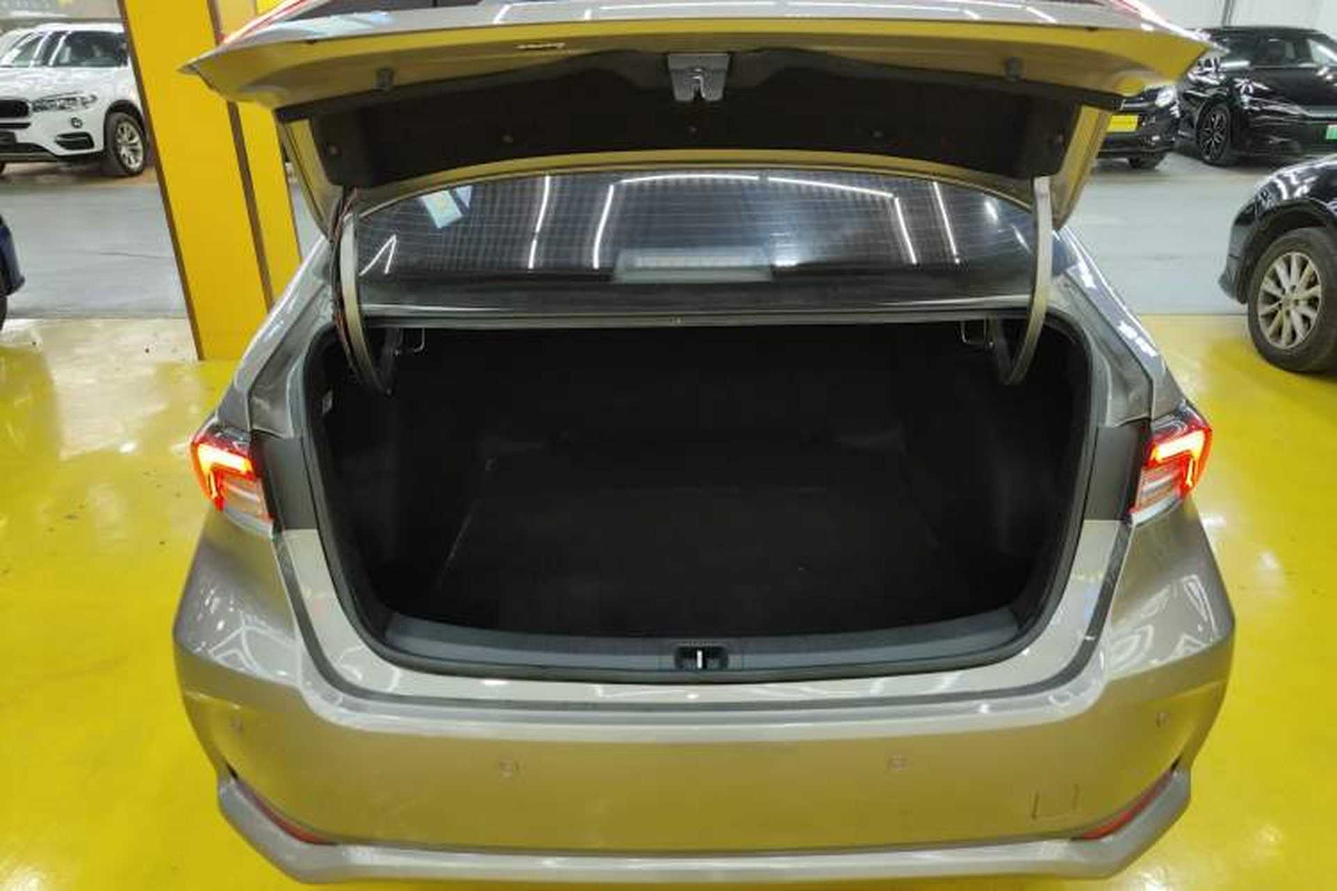 Used Toyota Corolla 2021 Dual-Motor 1.8L E-CVT Elite Edition Trunk