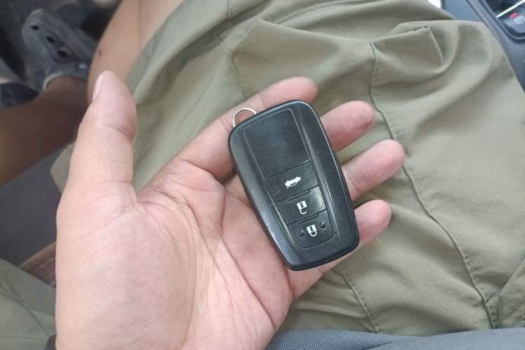 Used Toyota Corolla 2021 Dual-Engine 1.8L E-CVT Pioneer Edition Vehicle Key