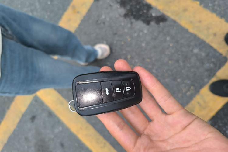 Used Toyota Corolla 2021 Dual-Engine 1.8L E-CVT Pioneer Edition Vehicle Key