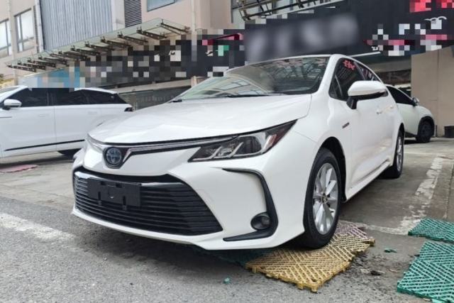 Używany Toyota Corolla 2021 Dual-Motor 1.8L E-CVT Elite Edition