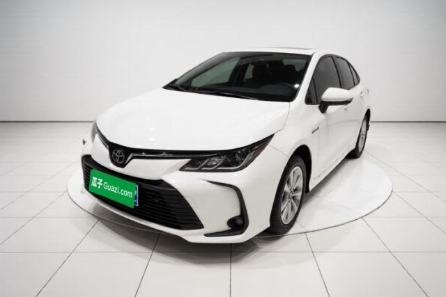 Toyota Corolla 2021 Dual-Motor 1.8L E-CVT Elite Edition с пробегом