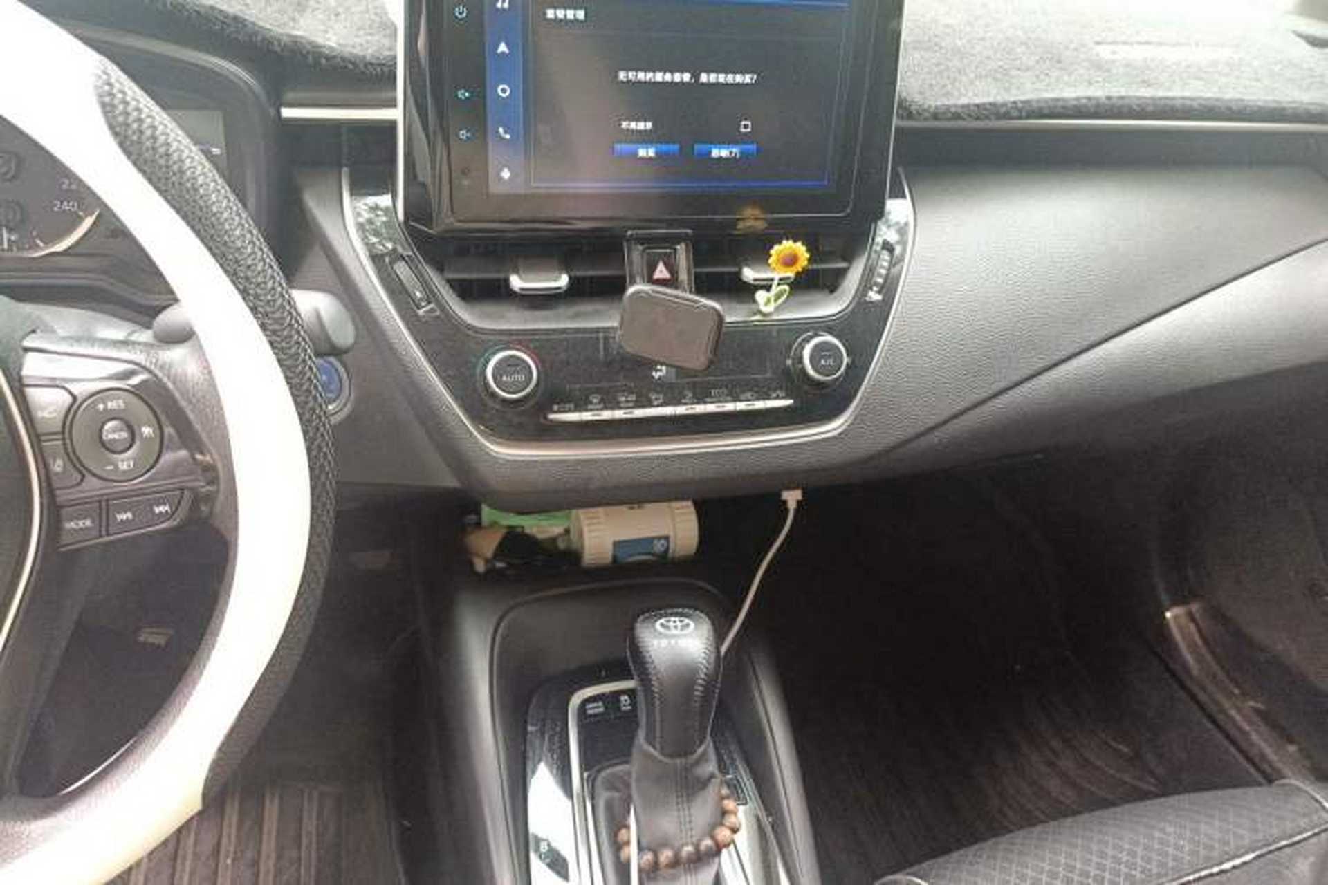 Used Toyota Corolla 2021 Dual-Motor 1.8L E-CVT Elite Edition Audio And AC Panel