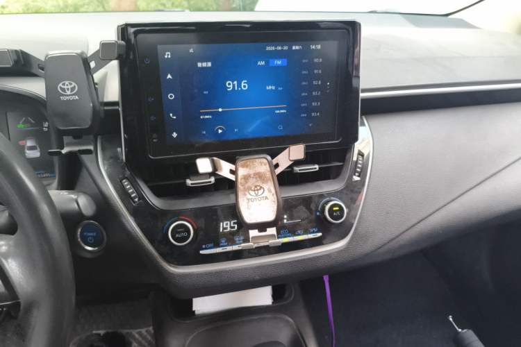 Used Toyota Corolla 2021 Dual-Motor 1.8L E-CVT Elite Edition Audio And AC Panel