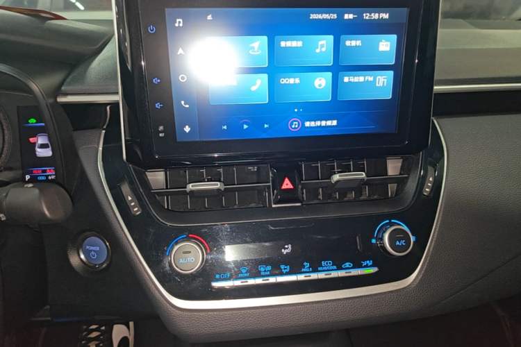 Used Toyota Corolla 2021 Dual-Motor 1.8L E-CVT Elite Edition Audio And AC Panel