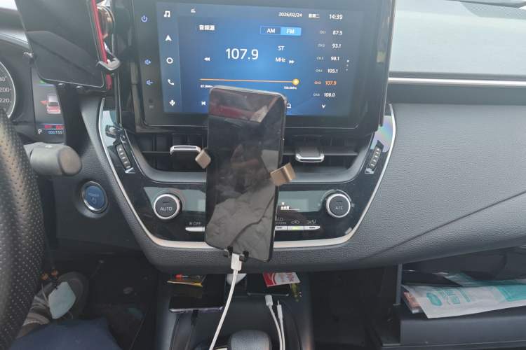 Used Toyota Corolla 2021 Dual-Motor 1.8L E-CVT Elite Edition Audio And AC Panel
