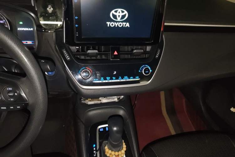 Used Toyota Corolla 2021 Dual-Motor 1.8L E-CVT Elite Edition Audio And AC Panel
