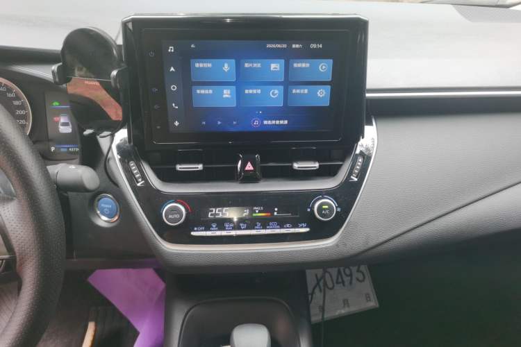 Used Toyota Corolla 2021 Dual-Motor 1.8L E-CVT Elite Edition Audio And AC Panel
