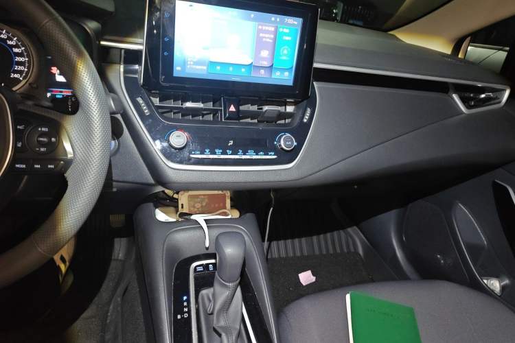 Used Toyota Corolla 2021 Dual-Motor 1.8L E-CVT Elite Edition Audio And AC Panel