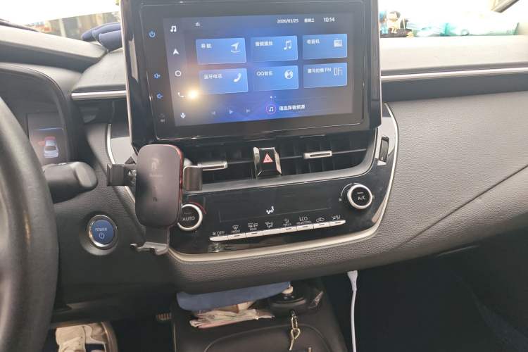 Used Toyota Corolla 2021 Dual-Motor 1.8L E-CVT Elite Edition Audio And AC Panel