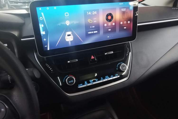 Used Toyota Corolla 2021 Dual-Motor 1.8L E-CVT Elite Edition Audio And AC Panel
