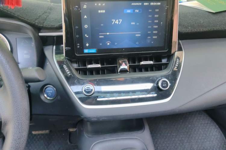 Used Toyota Corolla 2021 Dual-Motor 1.8L E-CVT Elite Edition Audio And AC Panel
