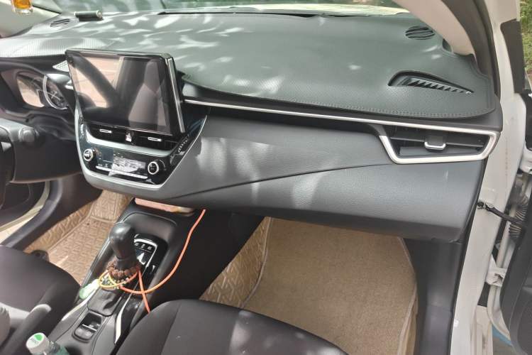 Used Toyota Corolla 2021 Dual-Motor 1.8L E-CVT Elite Edition Audio And AC Panel