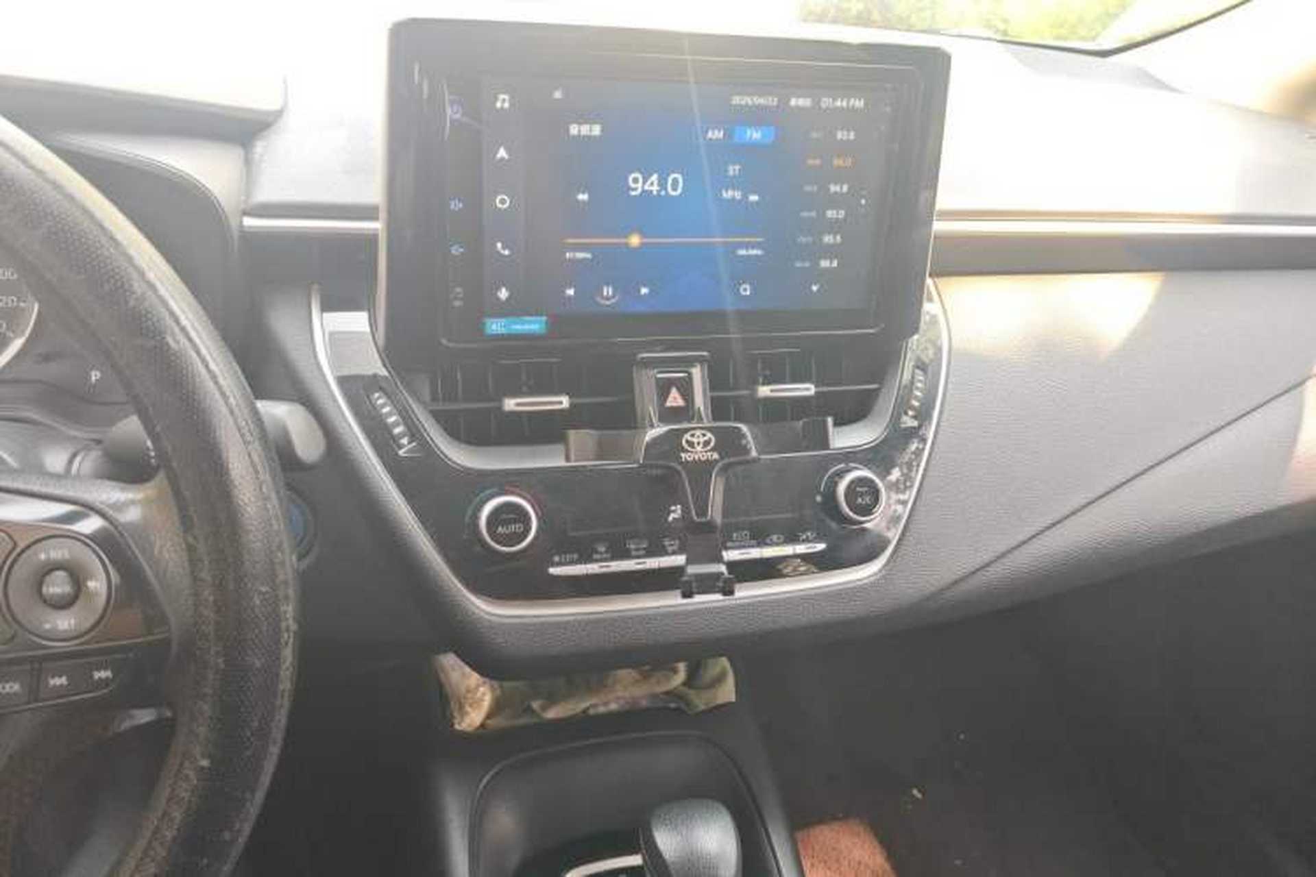 Used Toyota Corolla 2021 Dual-Motor 1.8L E-CVT Elite Edition Audio And AC Panel