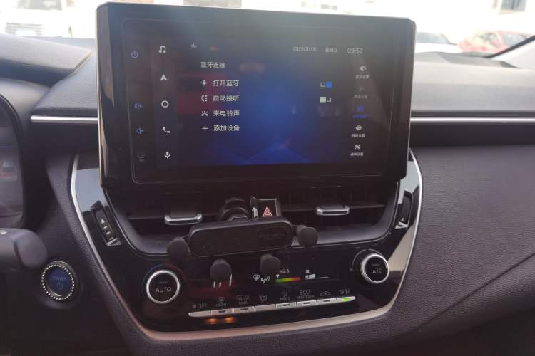 Used Toyota Corolla 2021 Dual-Motor 1.8L E-CVT Elite Edition Audio And AC Panel