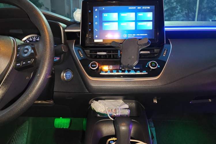 Used Toyota Corolla 2021 Dual-Motor 1.8L E-CVT Elite Edition Audio And AC Panel