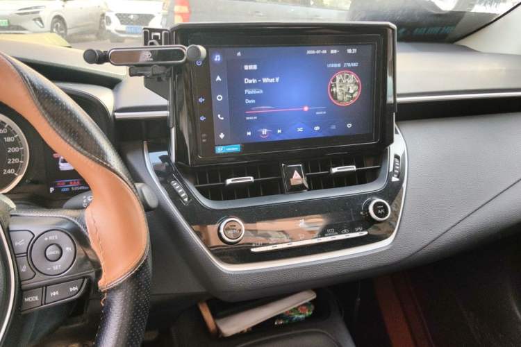 Used Toyota Corolla 2021 Dual-Motor 1.8L E-CVT Elite Edition Audio And AC Panel
