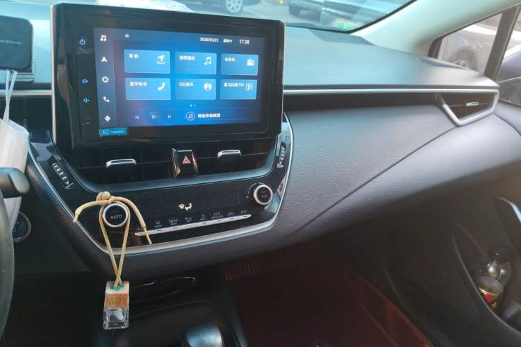 Used Toyota Corolla 2021 Dual-Motor 1.8L E-CVT Elite Edition Audio And AC Panel