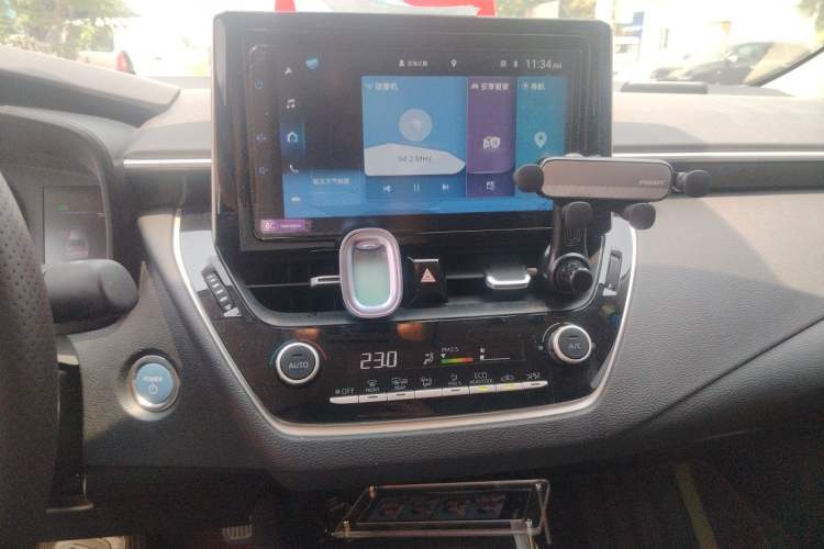 Used Toyota Corolla 2021 Dual-Motor 1.8L E-CVT Elite Edition Audio And AC Panel