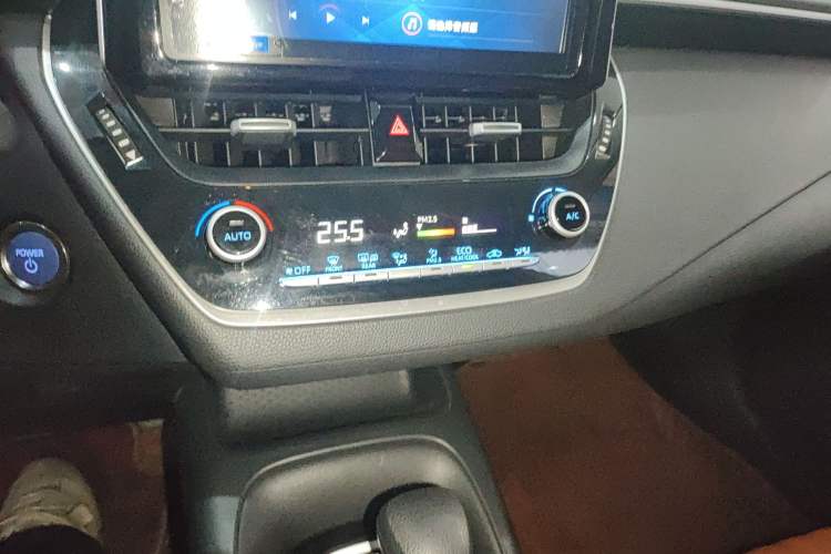 Used Toyota Corolla 2021 Dual-Motor 1.8L E-CVT Elite Edition Audio And AC Panel