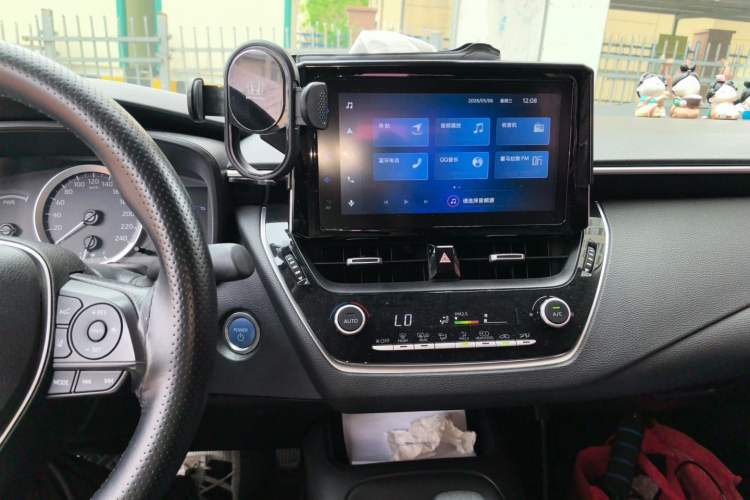 Used Toyota Corolla 2021 Dual-Motor 1.8L E-CVT Elite Edition Audio And AC Panel